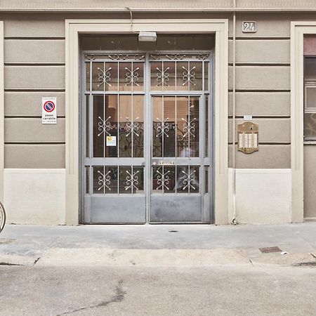 Elegante Appartamento Minimal Dai Tocchi Botanici Milan Extérieur photo