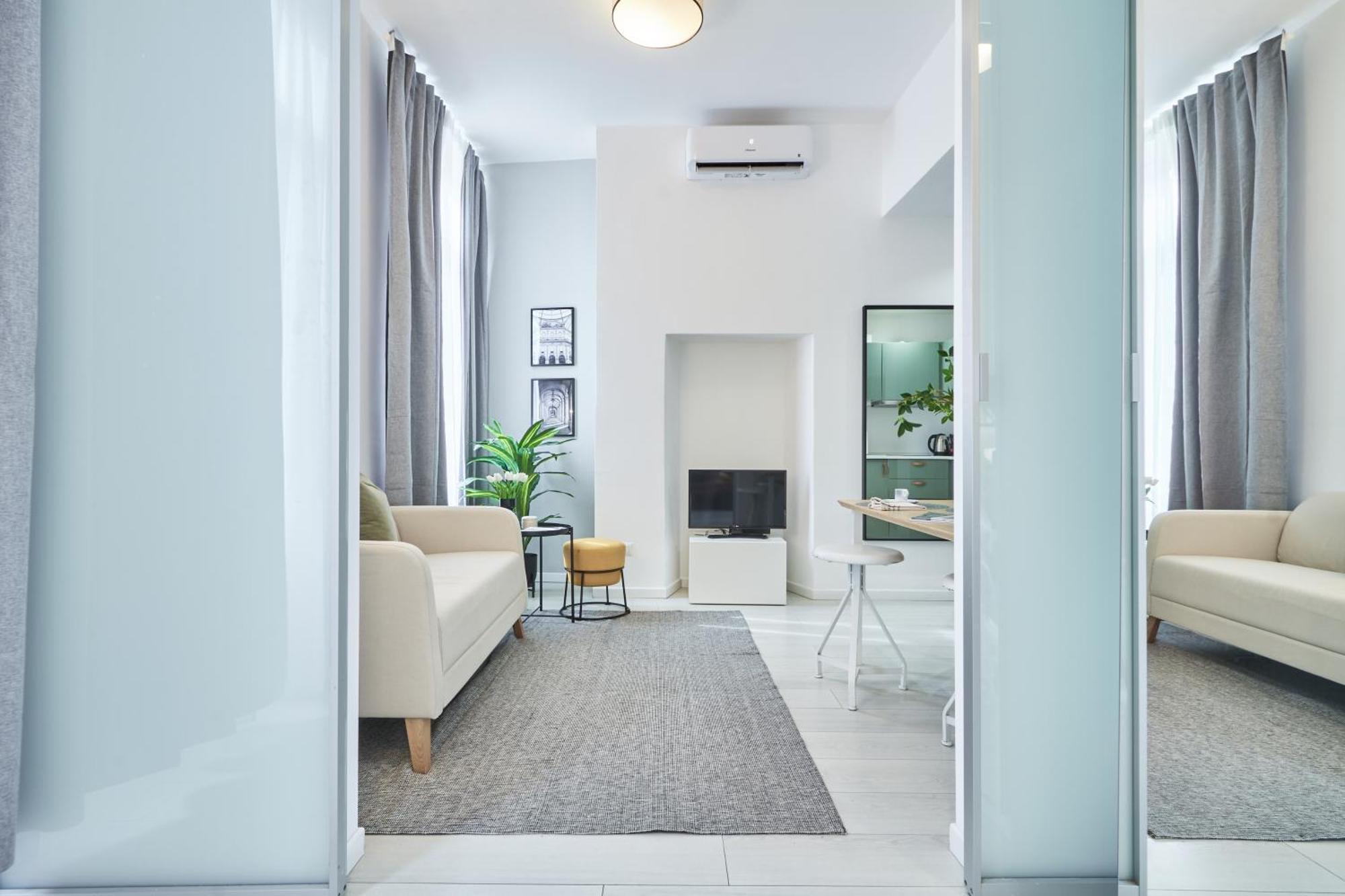 Elegante Appartamento Minimal Dai Tocchi Botanici Milan Extérieur photo